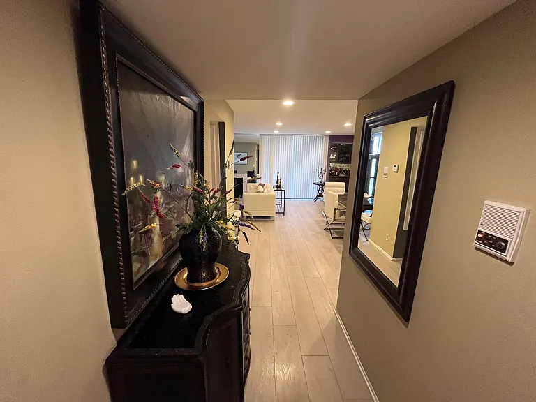 1815 Glendon Ave #101 — Photo 15