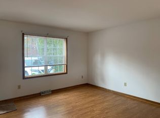 35 Woodin Rd APT B, Clifton Park, NY 12065