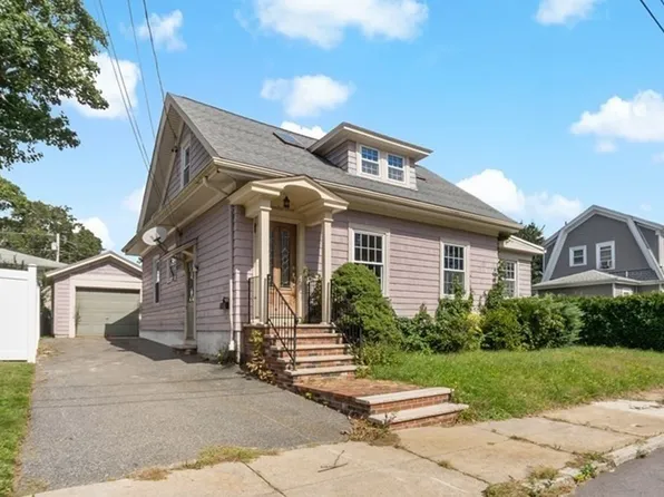 34 Harding St, Fall River, MA 02720