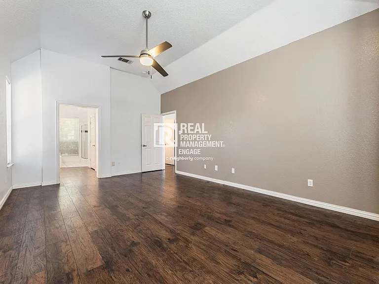 8817 Pocono Dr — Photo 27