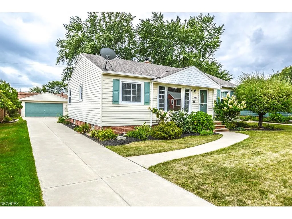 10719 Richard Dr photo 1