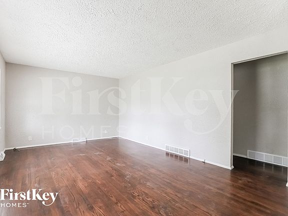 4th image of 8812 Manchester Ave