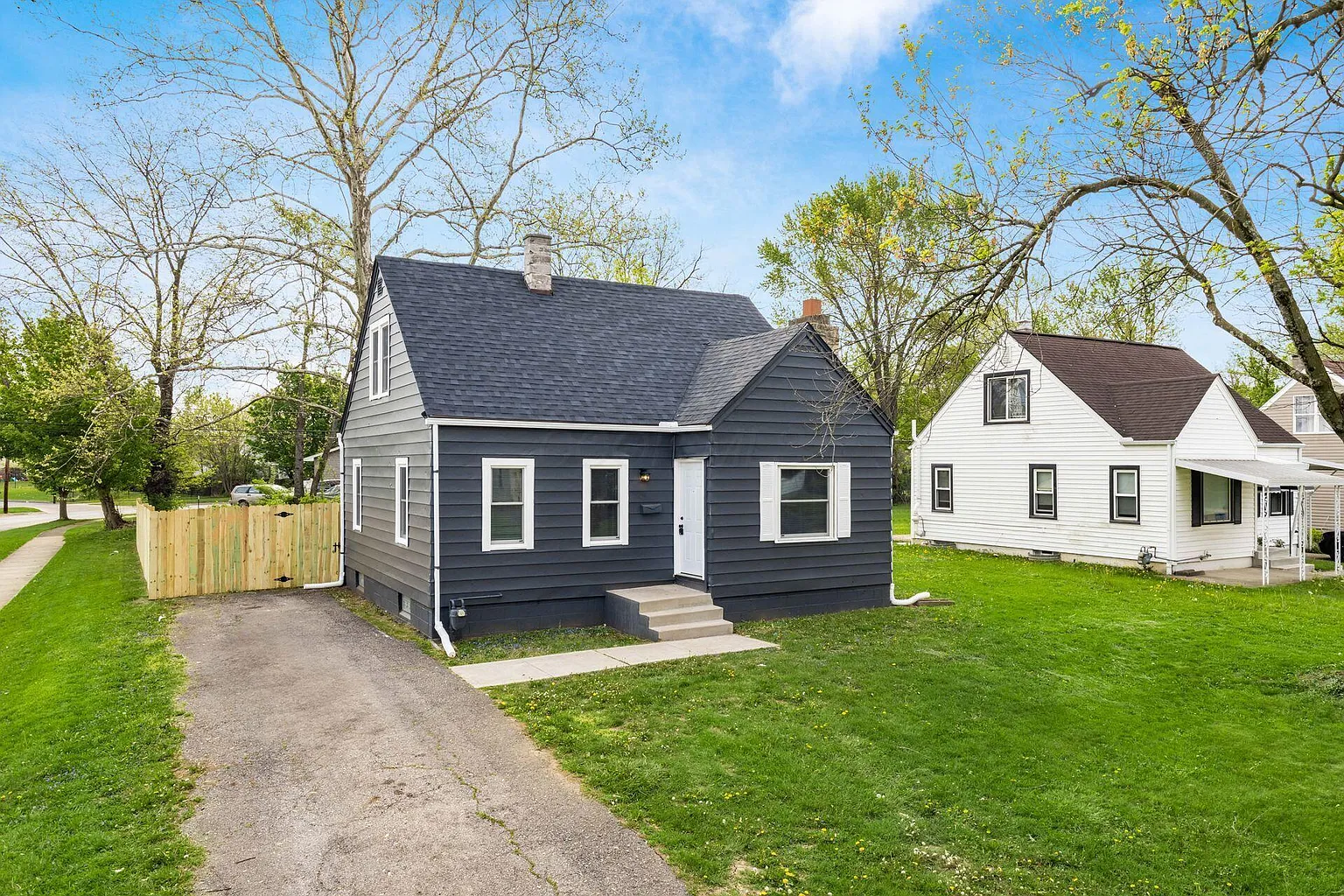 2016 Brentnell Ave photo 1
