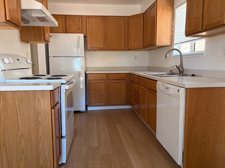 10 Clay Ct #10 — Photo 9