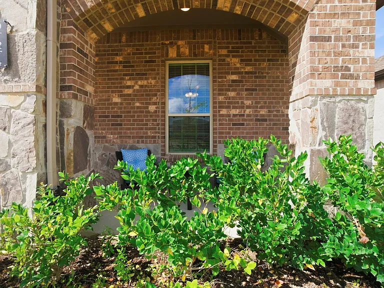 9727 Rockwell Dr — Photo 8
