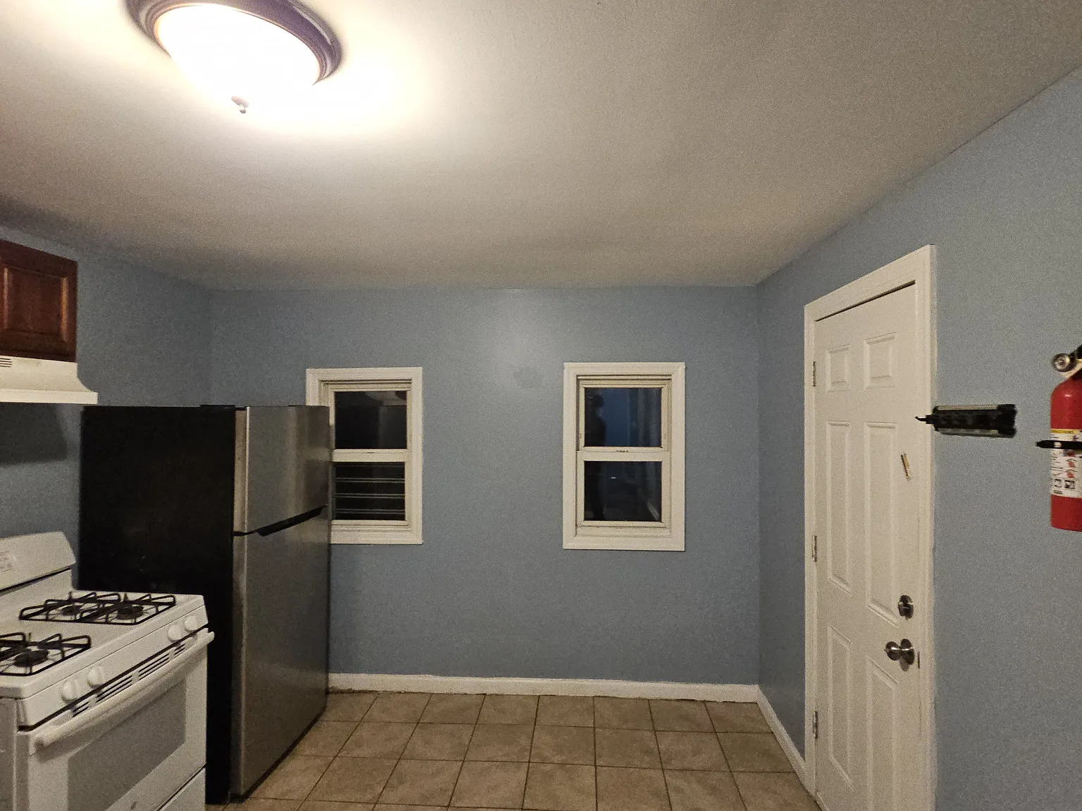 449 Avon Ave — Photo 3