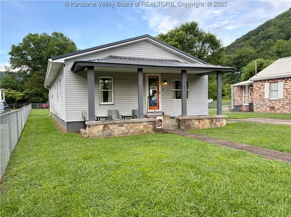 141 Brannon St, East Bank, WV 25067
