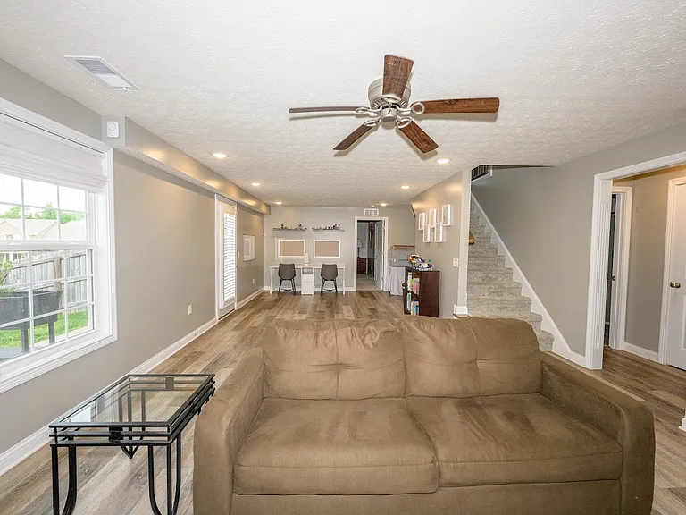 236 Butterfield Dr — Photo 17