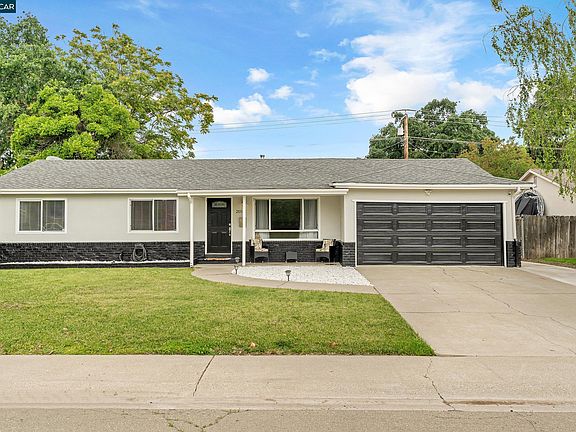 2nd image of 2053 Portola Ave