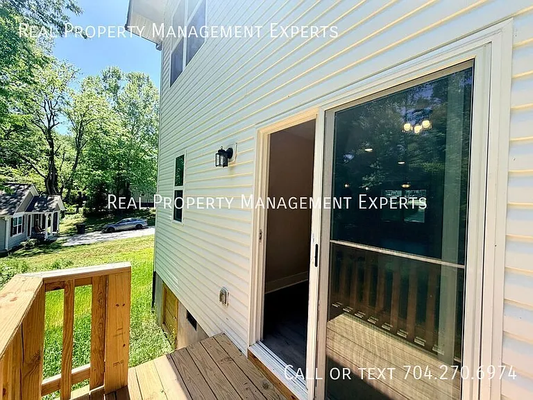 412 N Scruggs St — Photo 16