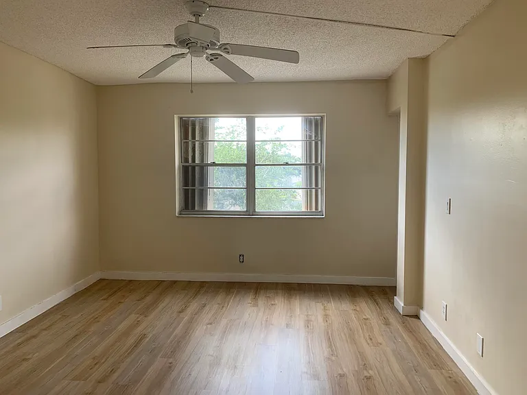 4364 NW 9th Ave #15-3B — Photo 14