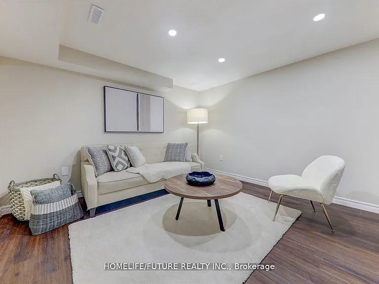 16 Barden Cres — Photo 18