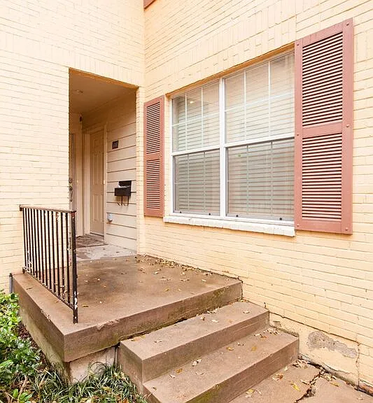 4741 Bradford Dr #B — Photo 3