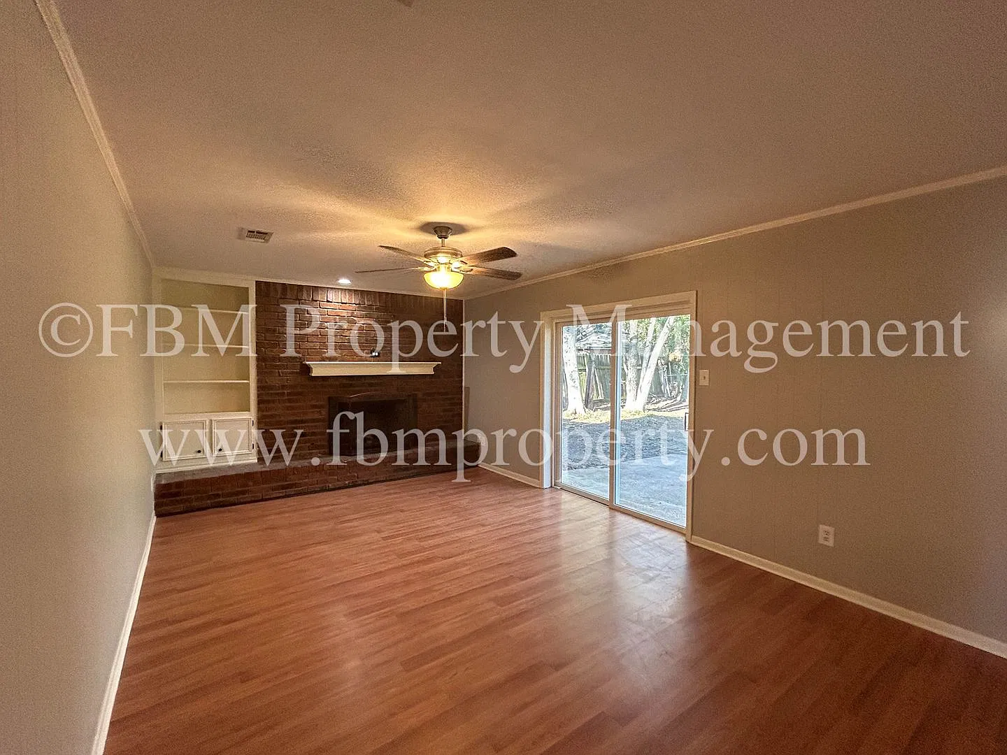 348 Wesley Drive - Spacious 3 Bedroom, 2 Bathroom Home in Corsicana, TX! — Photo 2