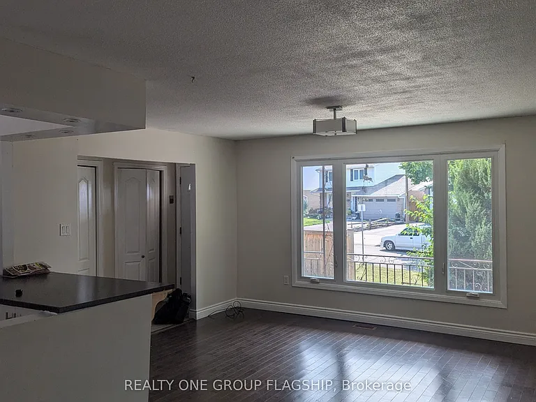 7 Greening Ave #UPPER — Photo 8