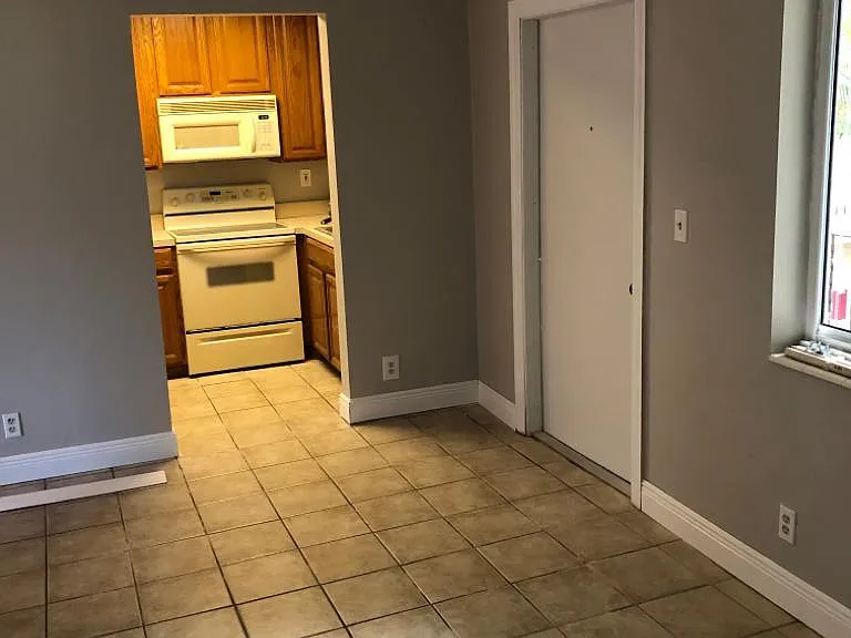1001 SE 16th St #15 — Photo 14