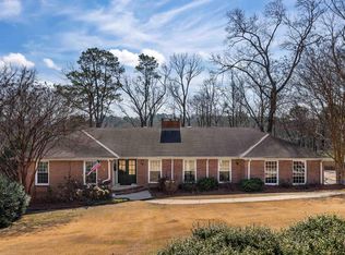 2121 Garland Dr, Vestavia Hills, AL 35216
