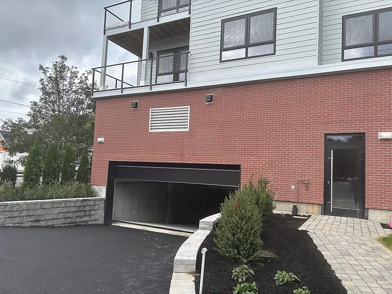 1391 Main St #304 — Photo 26