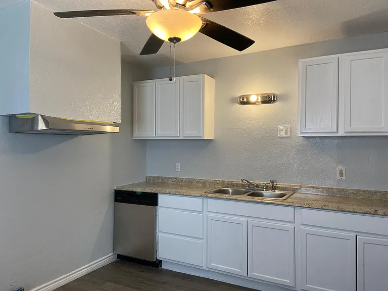 1512 S Alice Ave — Photo 6