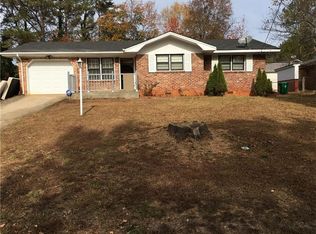 827 Meadow Rock Dr, Stone Mountain, GA 30083
