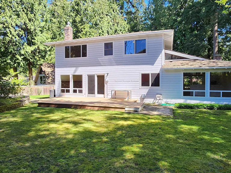 2417 Sahalee Dr W — Photo 31