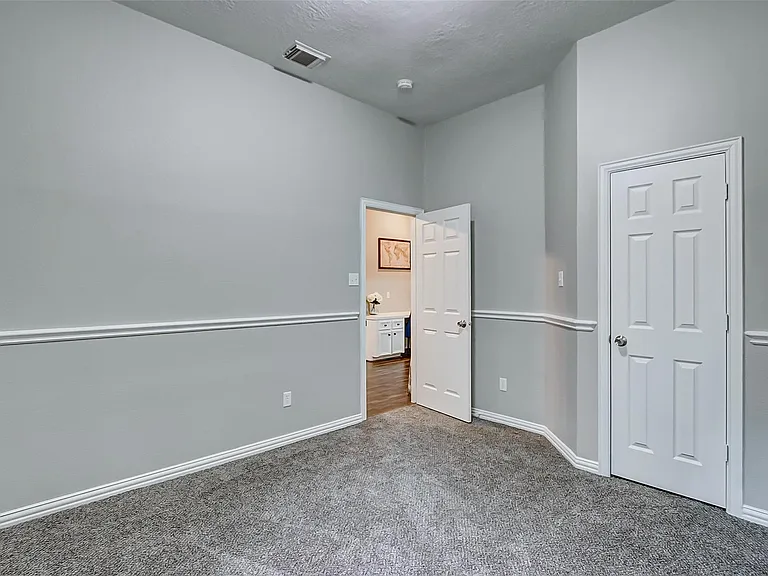 18207 Red Eagle Ct — Photo 31