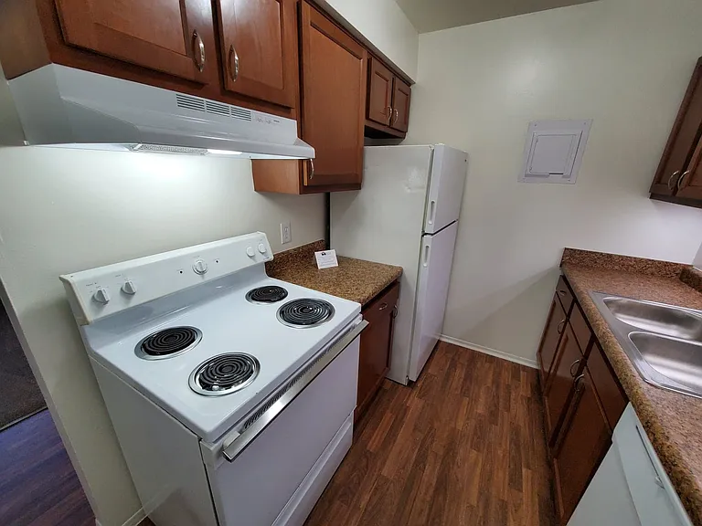 Woodland Place Apartments — Photo 33