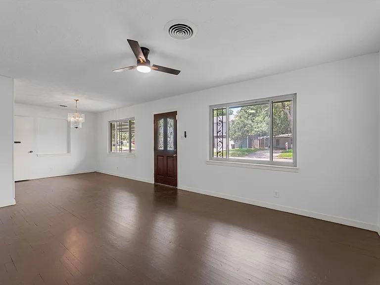 8549 Western Dr — Photo 5