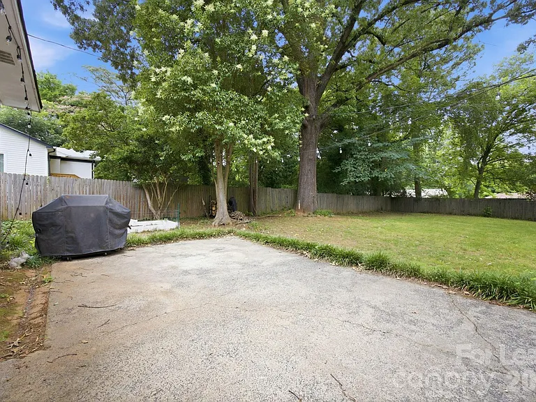 2727 Springway Dr — Photo 25