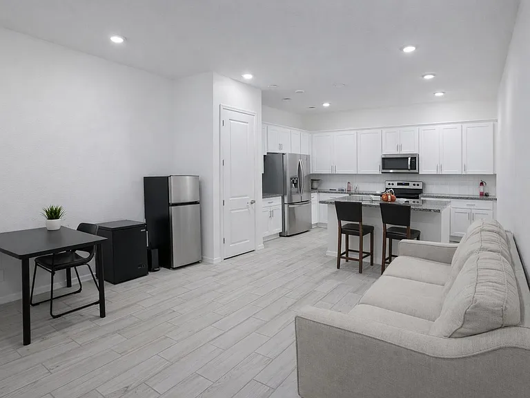 E Markwood Dr — Photo 4