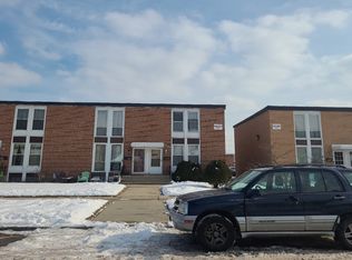 1873 Pine St, Des Plaines, IL 60018