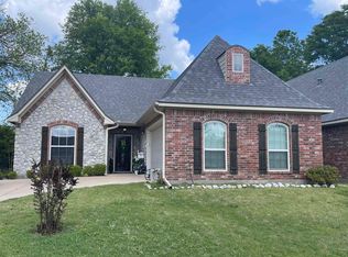 1220 Cobblestone Ct, Carthage, TX 75633