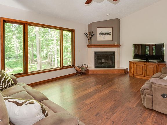 5th image of 16152 Prairie Ronde Rd
