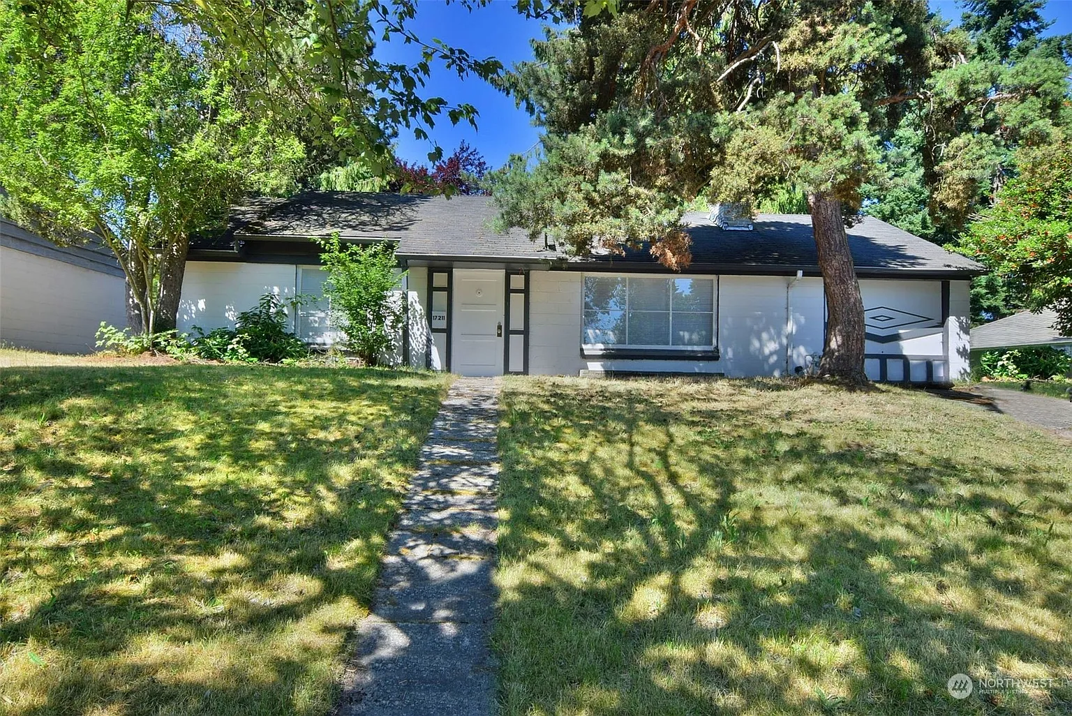 17211 5th Avenue NE photo 1