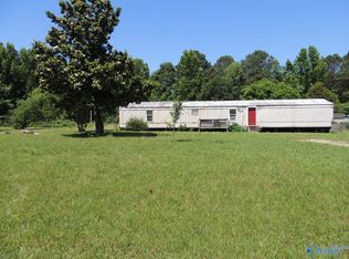 112 Country Crest Dr, Hazel Green, AL 35750