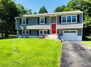 18 Bowdoin Ln, Wappingers Falls, NY 12590