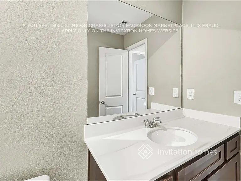 439 Vermeer Ct — Photo 19