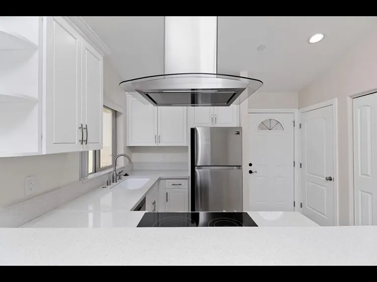 1301 Lobo Dr #B102 — Photo 3