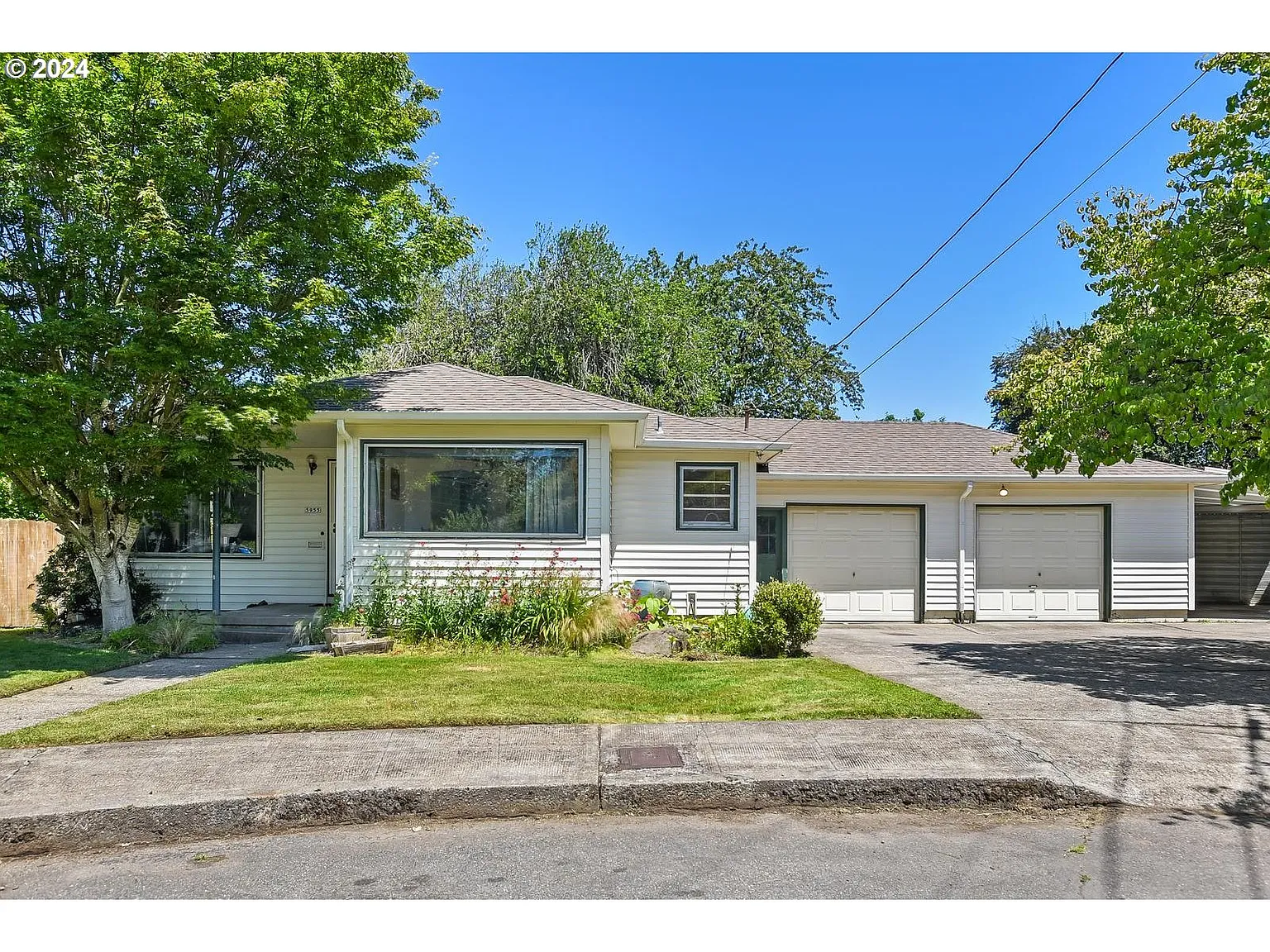 5955 SE Tibbetts St photo 1