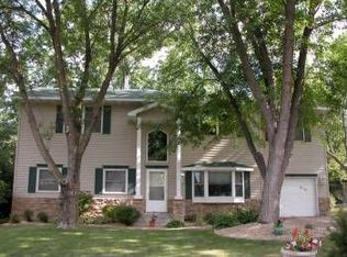 2191 Radatz Ave E, Maplewood, MN 55109