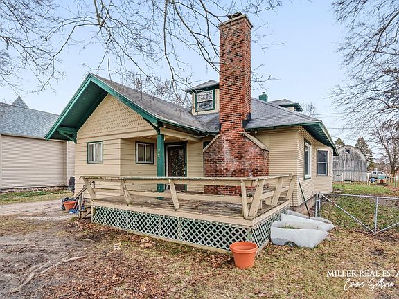 2nd image of 247 Cressy St