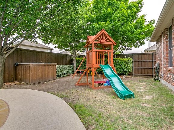2nd image of 2444 Dawn Mist Dr
