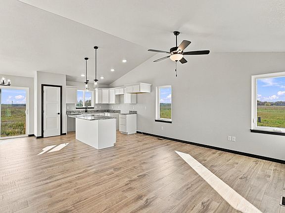 5th image of 628 Bull Run Dr