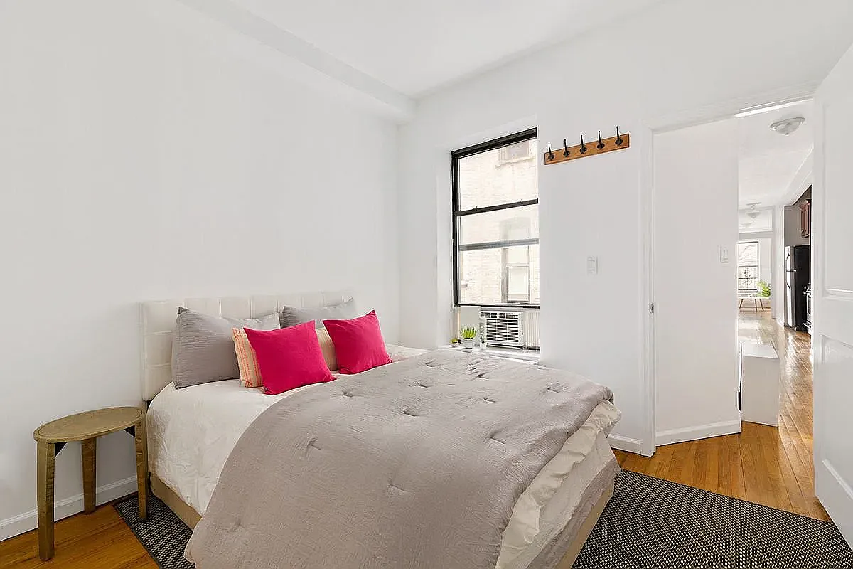 273 Albany Avenue — Photo 3