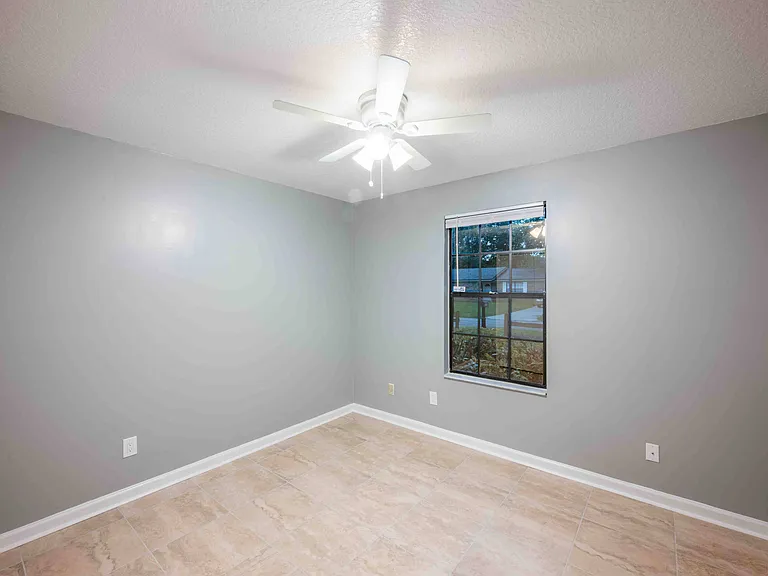 1623 Twin Oak Dr E — Photo 23