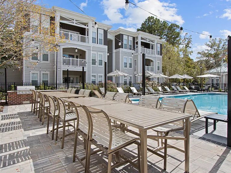 1000 West, Charleston, SC, Picnic Area