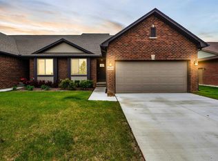 48358 Applegrove Ln #31, New Baltimore, MI 48051