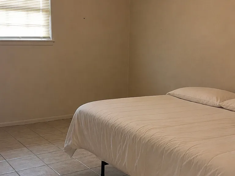 3510 Crestside Dr — Photo 15
