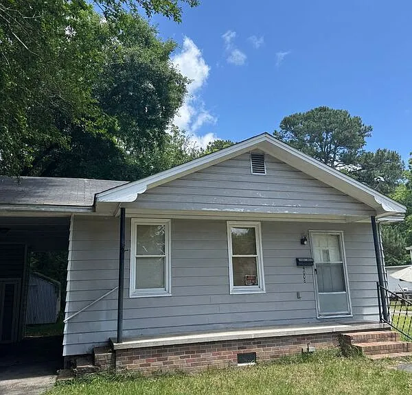 4008 Gary Dr — Photo 2