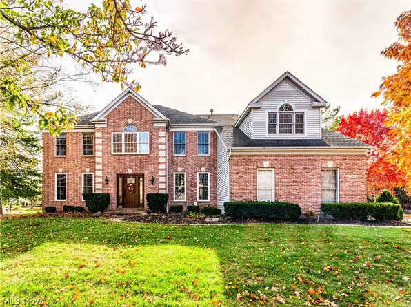 21821 Woodfield Trl, Strongsville, OH 44149